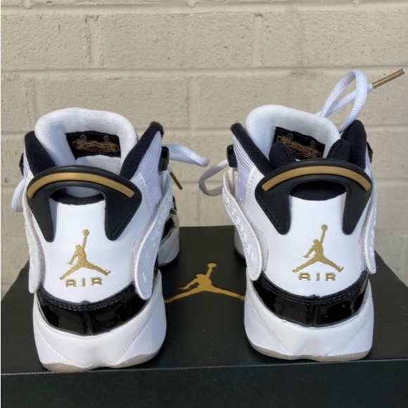 Jordan 6 Rings(GS)
Size 5
White/Metallic Gold/Black
Used Once + Reconditioned - Picture 4 of 5
